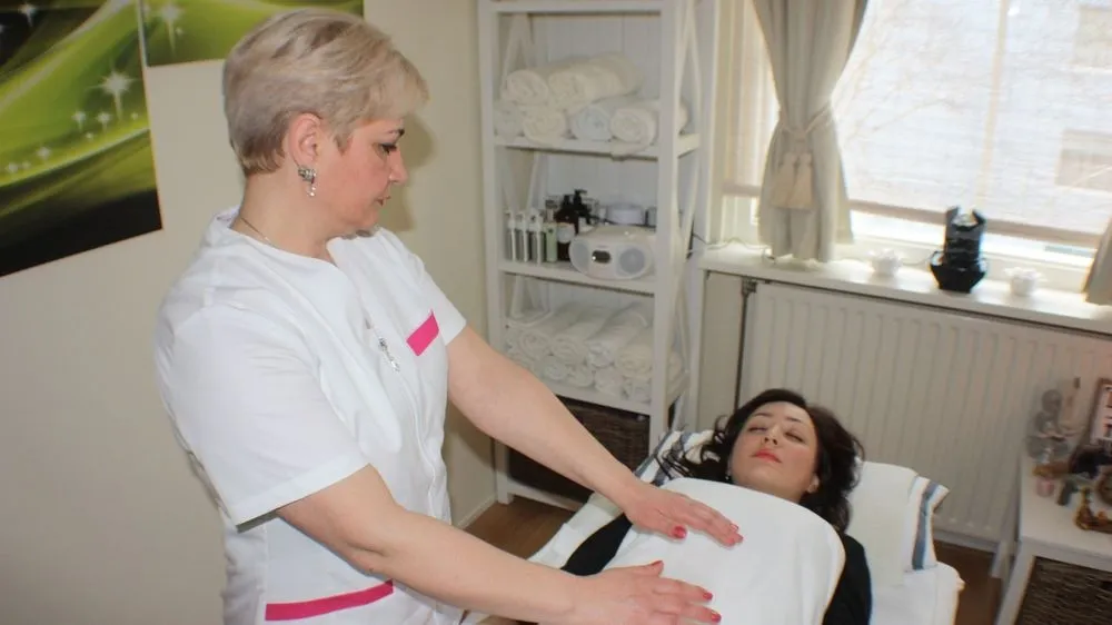 Energetische healing behandeling met geneeskrachtige energie